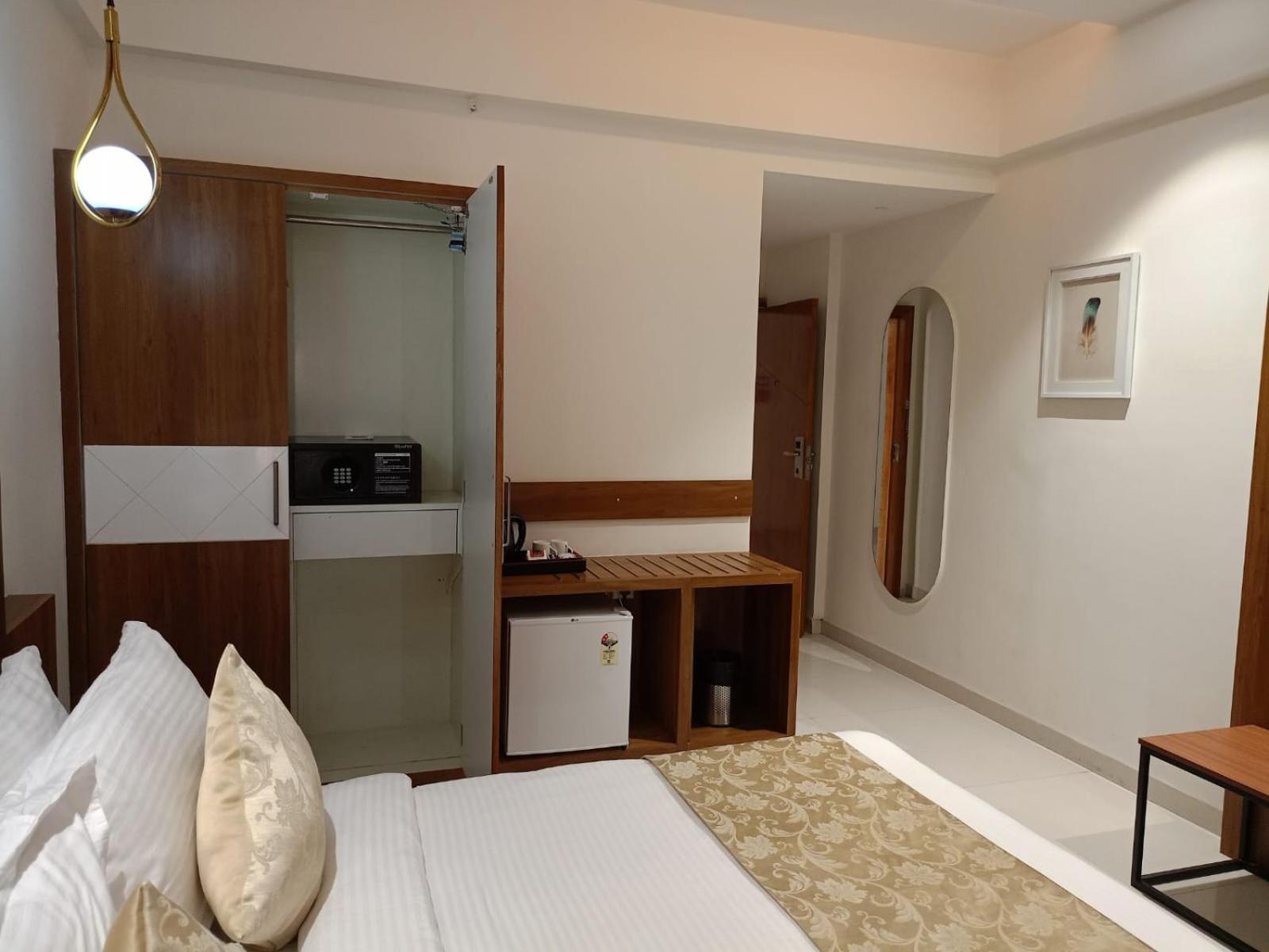 Lords Eco Inn, Ambaji ภายนอก รูปภาพ