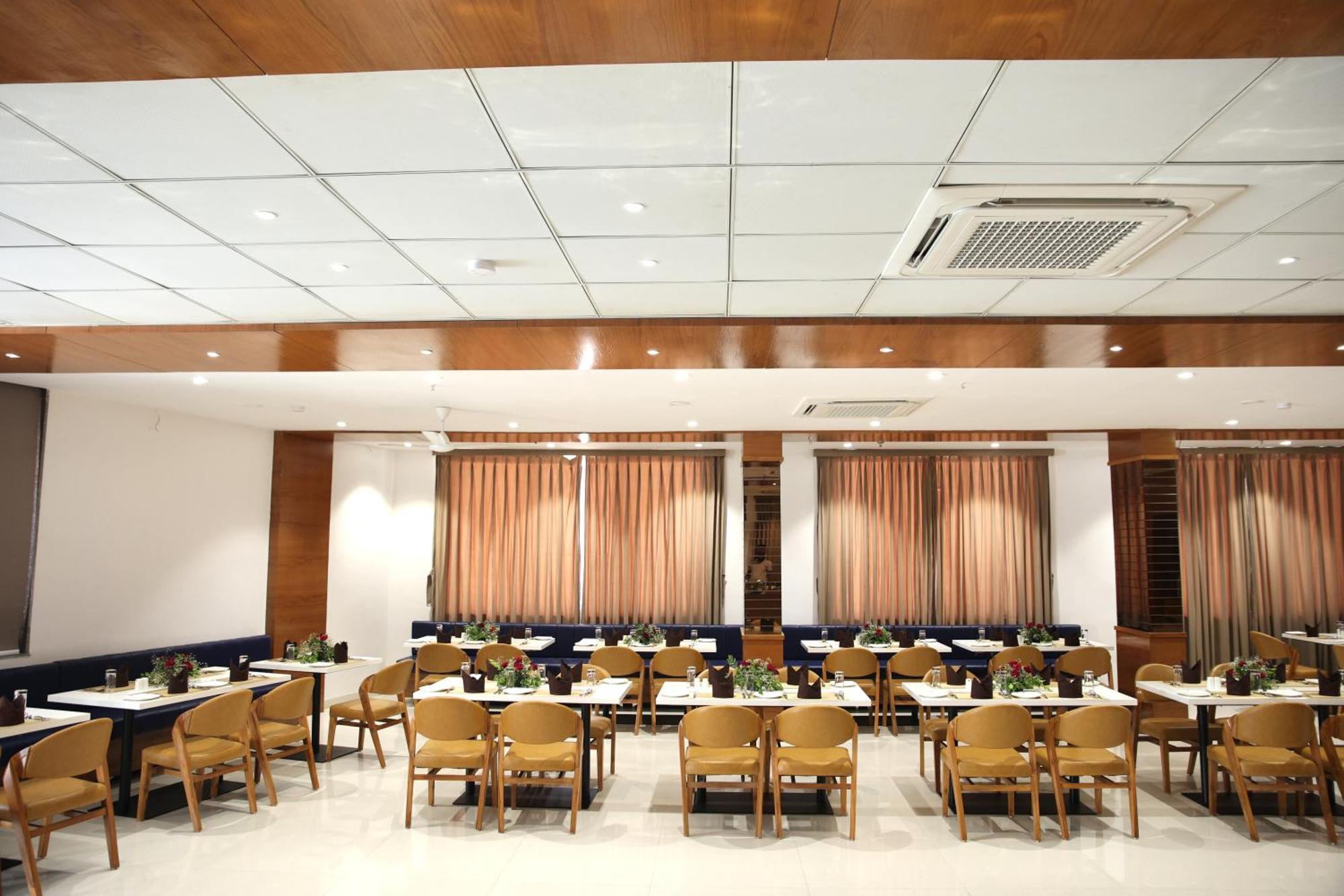 Lords Eco Inn, Ambaji ภายนอก รูปภาพ